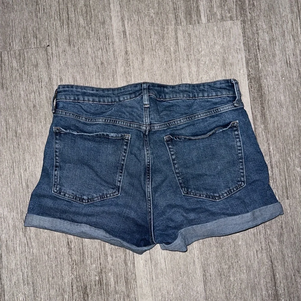 Old Navy High Rise Medium Wash O.G Straight Distressed Shorts